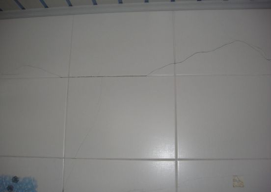 墙砖开裂是什么原因造成的(墙砖开裂是什么原因造成的图片) 墙砖开裂是什么原因造成的(墙砖开裂是什么原因造成的图片)